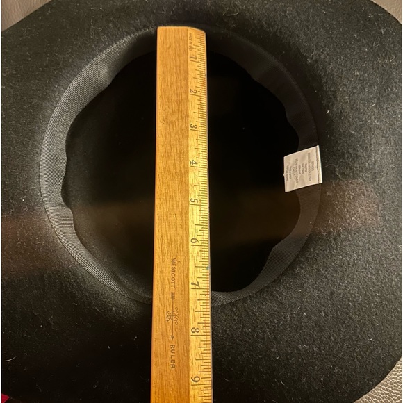 💯 Wool Gold Metal Tone Decor Winter Hat - Picture 6 of 9